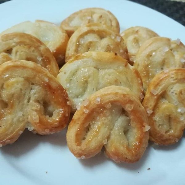 Half Box KHALIFA BAKERS SPECIAL FRENCH HEARTS